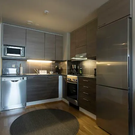 Vasko Luxurious Suites, Nouka