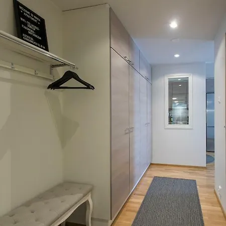 Vasko Luxurious Suites, Nouka